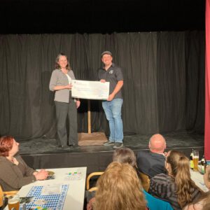 Bild-Spendenuebergabe-Heimatbuehne-Rosenheim-e.V Bild-Spendenuebergabe-Heimatbuehne-Rosenheim-e.V
